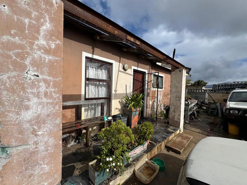 7 Bedroom Property for Sale in Grassy Park Western Cape